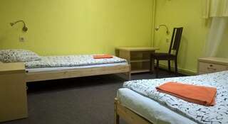 Гостиница Парк хостел Новосибирск Кровать в двухместном номере с двумя отдельными кроватями-1