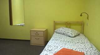 Гостиница Парк хостел Новосибирск Кровать в двухместном номере с двумя отдельными кроватями-5