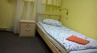 Гостиница Парк хостел Новосибирск Кровать в двухместном номере с двумя отдельными кроватями-4
